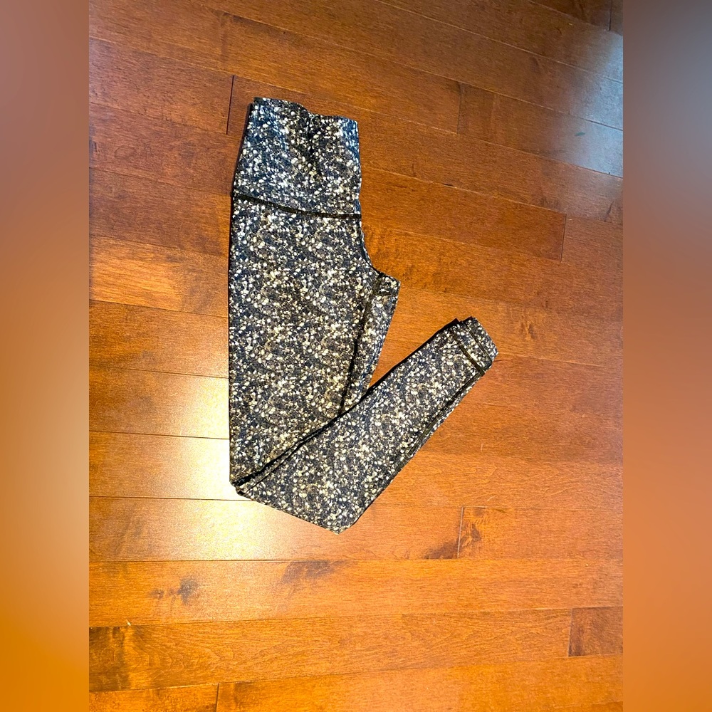 Lululemon Shine Shimmy Shimmer Brown White Size 4